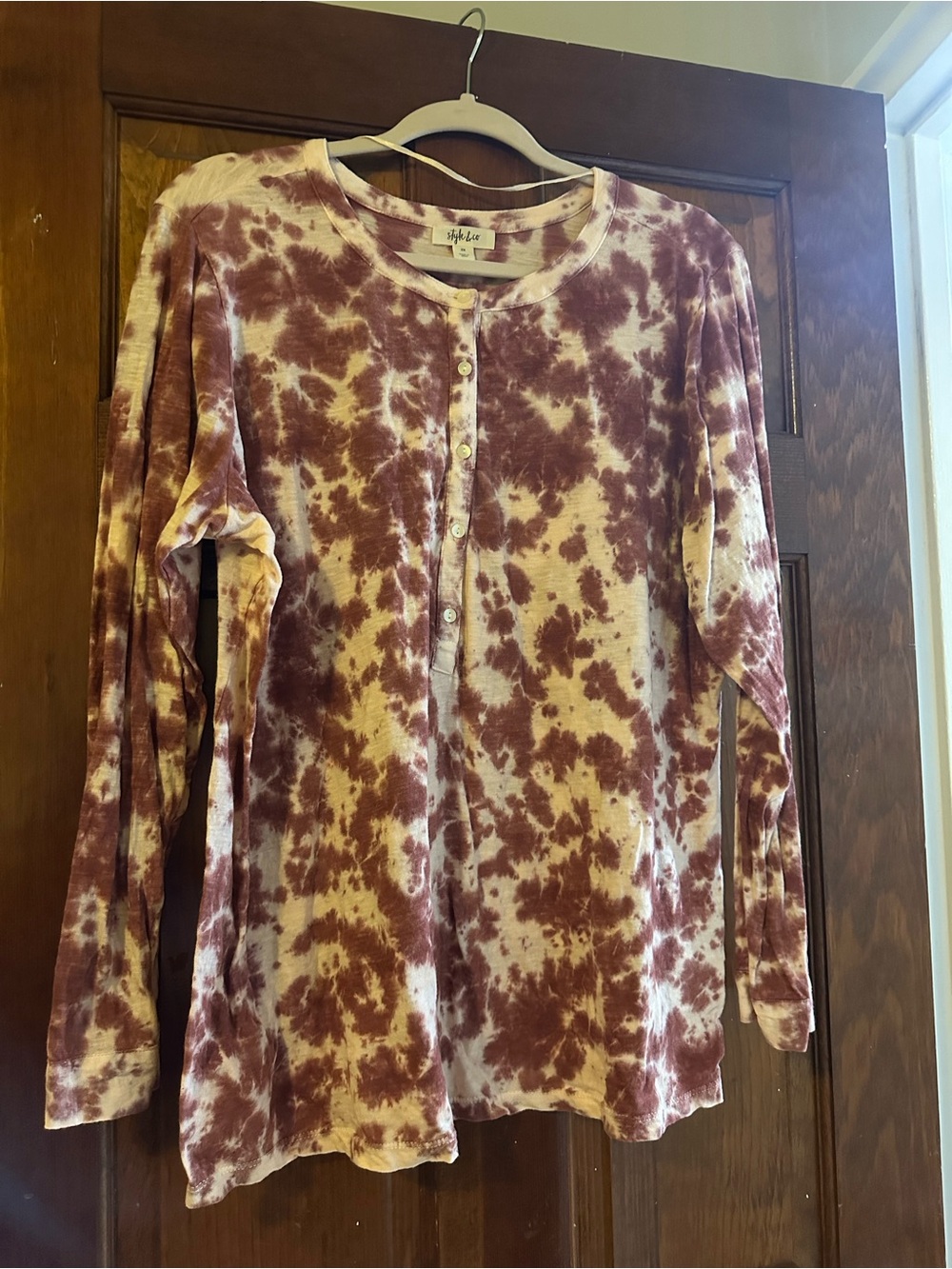 Style & Co. Women's Tie-Dye Long Sleeve Henley Top - Burgundy & Cream